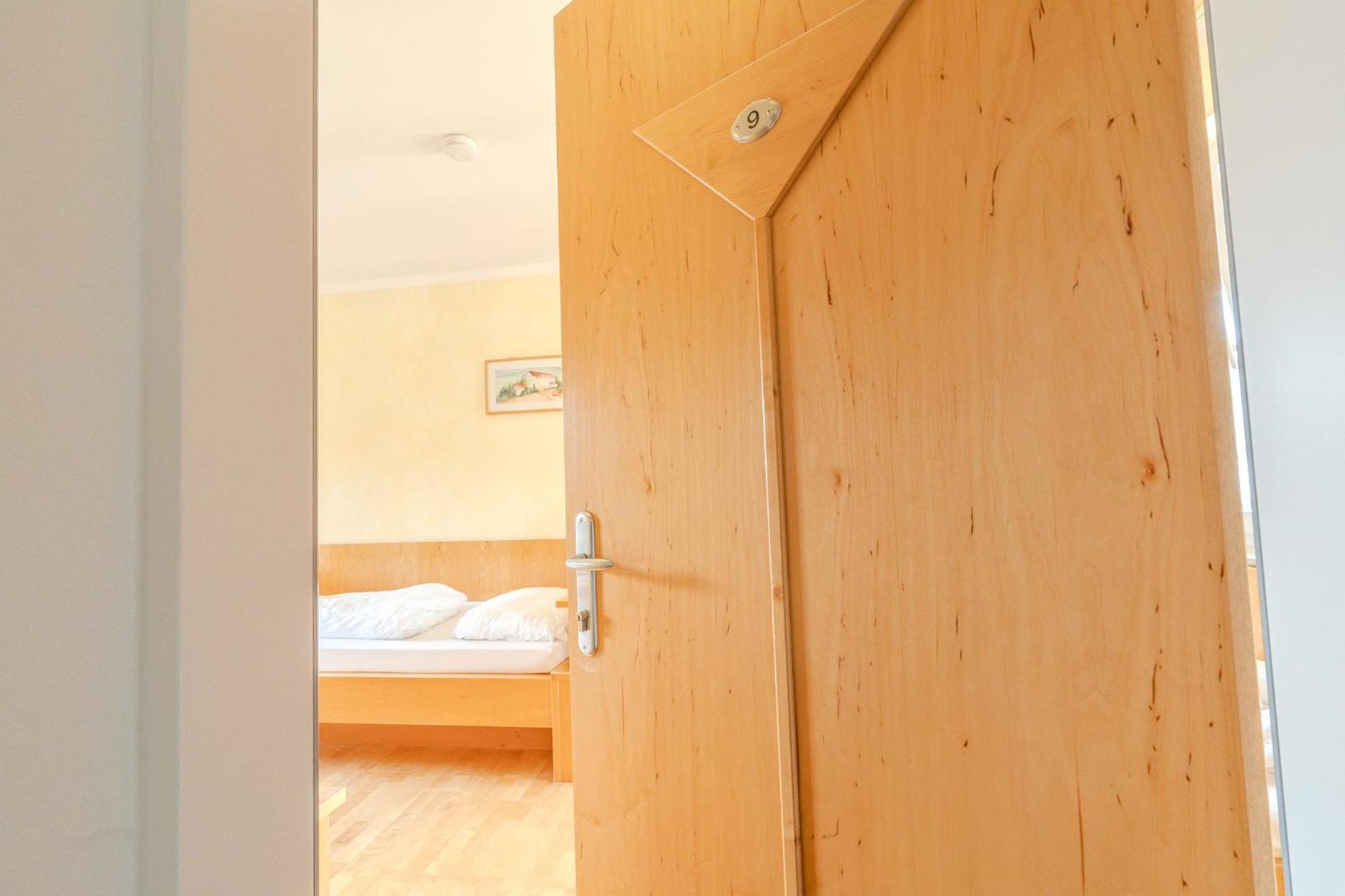 Whats-App Self-Check-In - Villa Maria Theresia Bad Goisern Chambre photo